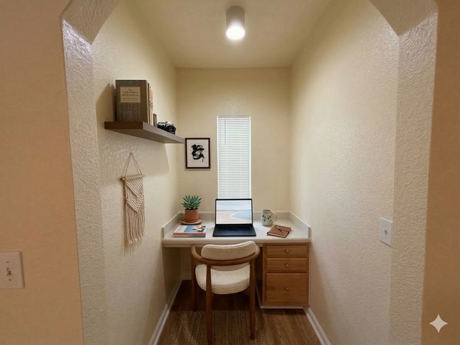 Building Photo - 2/2 Mirabella- Gate Pkwy Condo with Private Ground-Floor Entry & Balcony! MOVE IN SPECIAL!