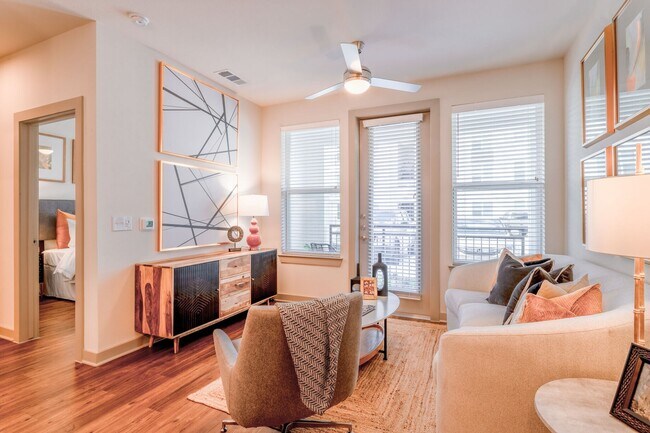 Primary Photo - 13939 Hillcroft Ave