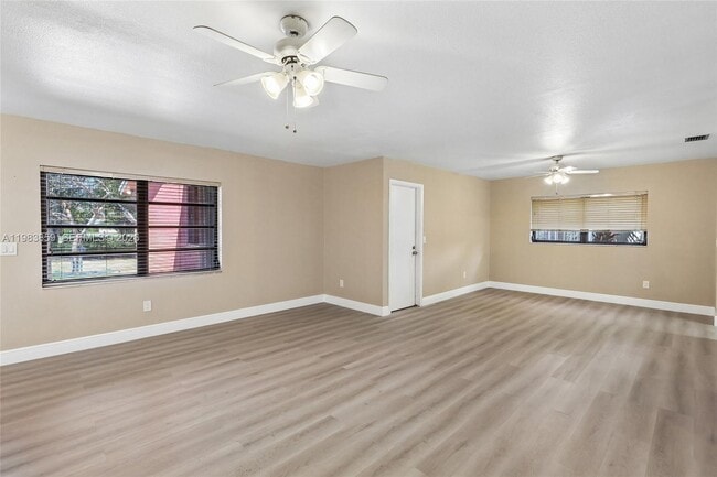 Building Photo - 1315 Egret Rd