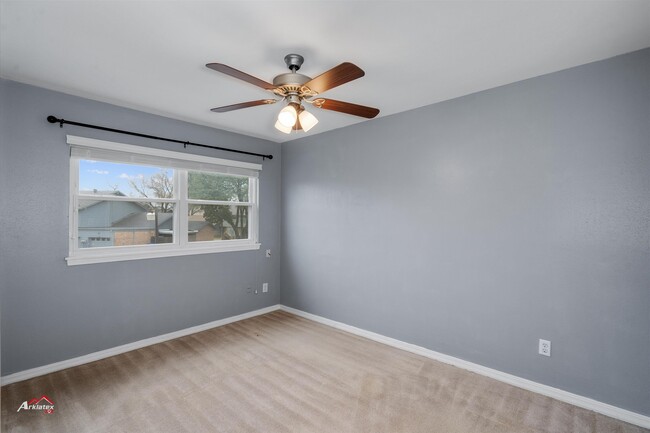 Building Photo - 10017 Hanover Dr