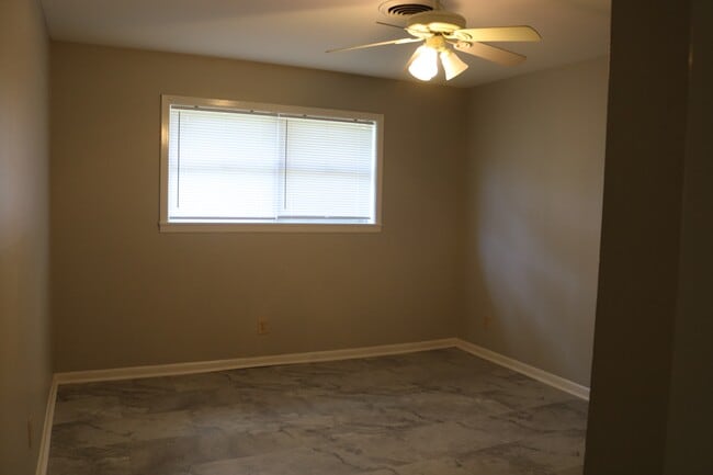 Building Photo - 3908 Bridle Path