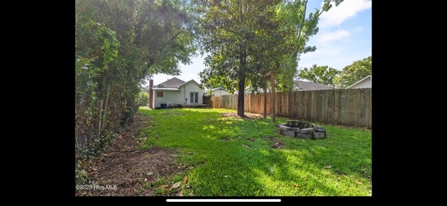 Building Photo - 609 N 10th St