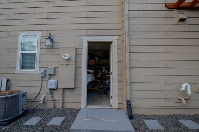 Building Photo - 10294 E 59th Ave