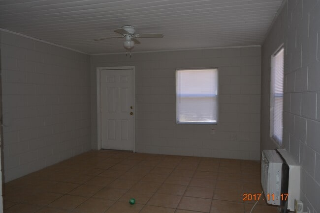 Building Photo - 1010 Beecher St