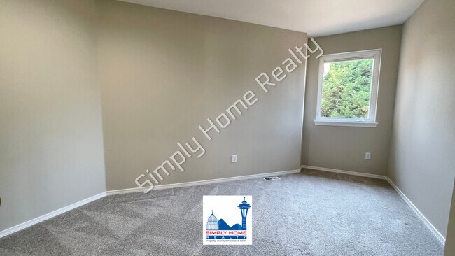 Building Photo - Step Inside this beautiful Home in Tacoma!