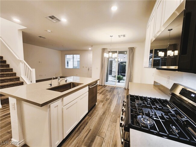 Building Photo - 25 Barbara Ln