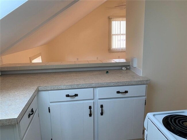 Building Photo - 113 Prospect Hill St