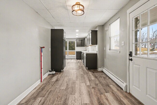 Building Photo - 5885 Avis Ln