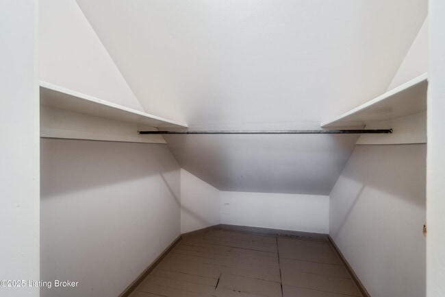 Building Photo - 1704 Rosewood Ave