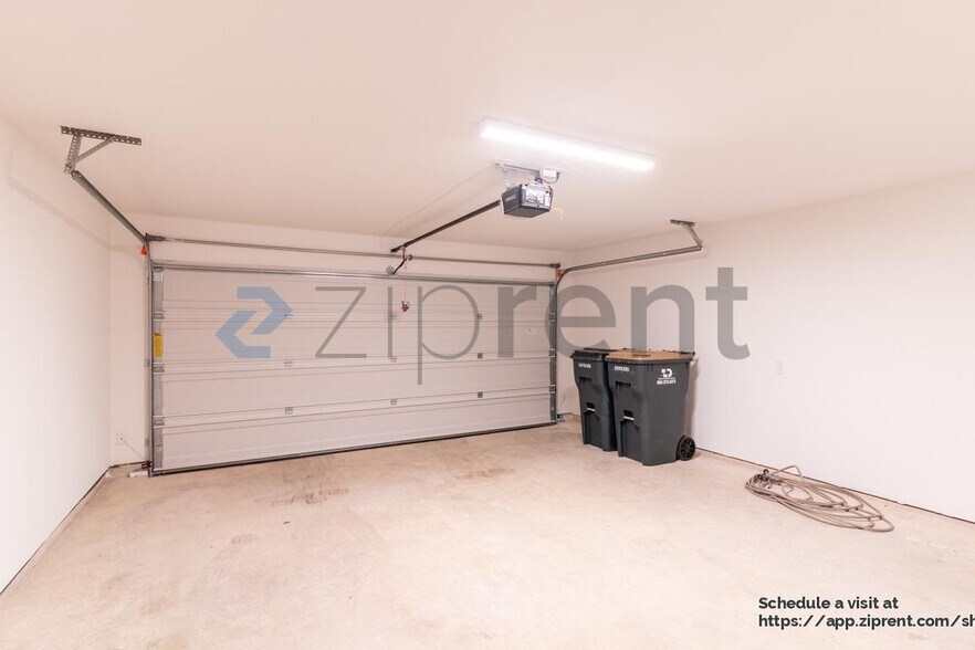 Building Photo - 366 Fairlawn Wy