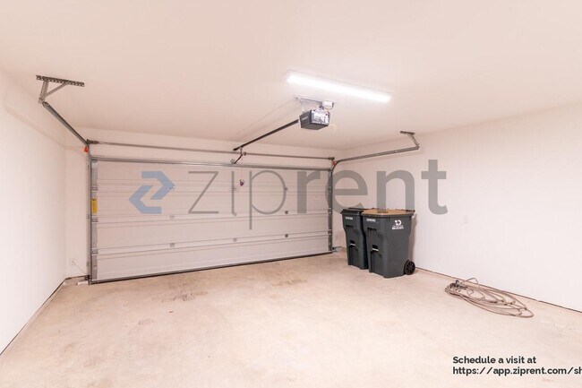 Building Photo - 366 Fairlawn Wy