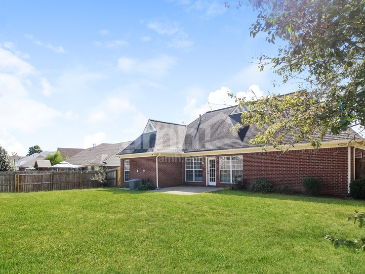 Building Photo - 2458 Baird Dr