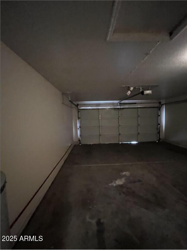 Building Photo - 818 W Silver Creek Rd