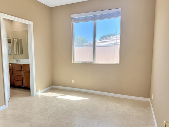 Building Photo - 11693 Mountain Hawk Ln