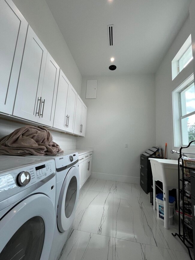 Building Photo - 17431 69th St N