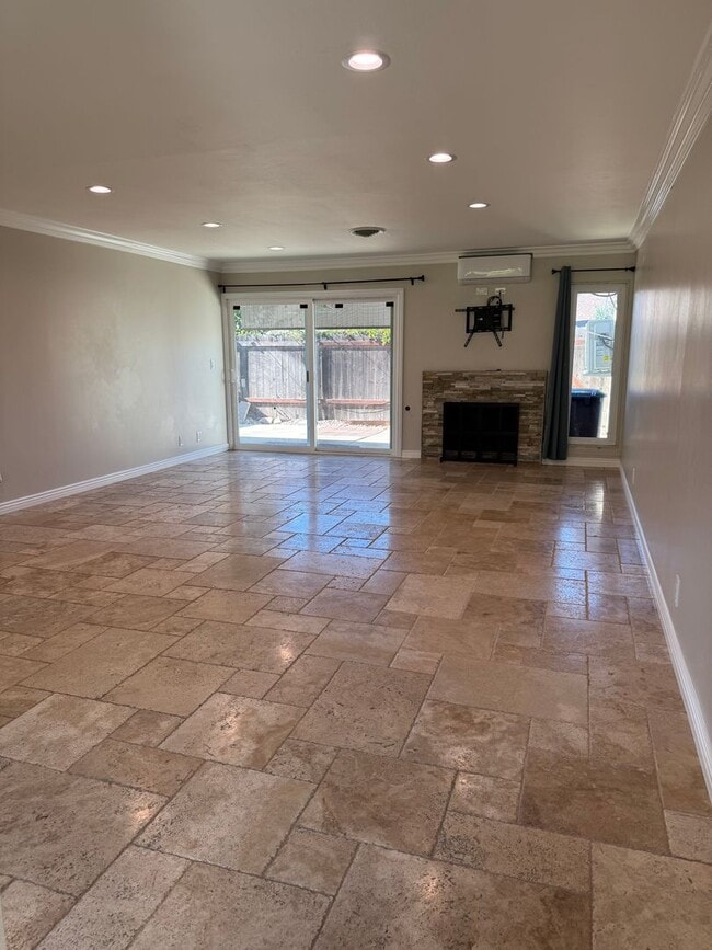 Building Photo - Turnkey Single-Story Home in Prime Camaril...