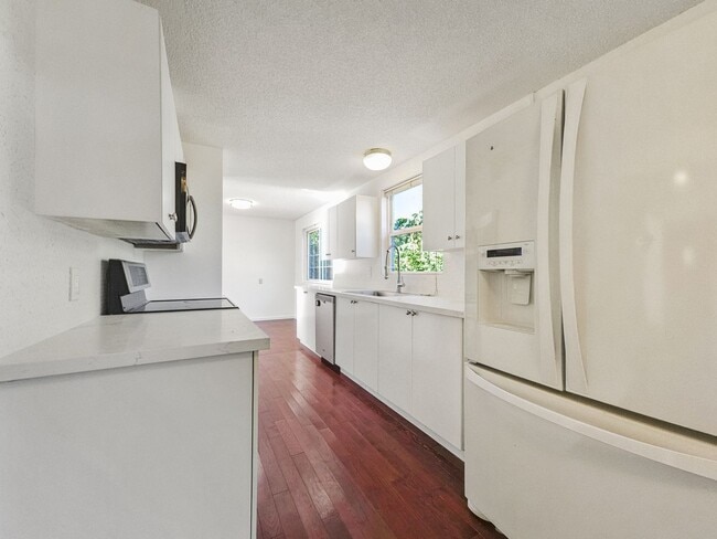 Building Photo - Charming Rambler Retreat Near Robinswood Park