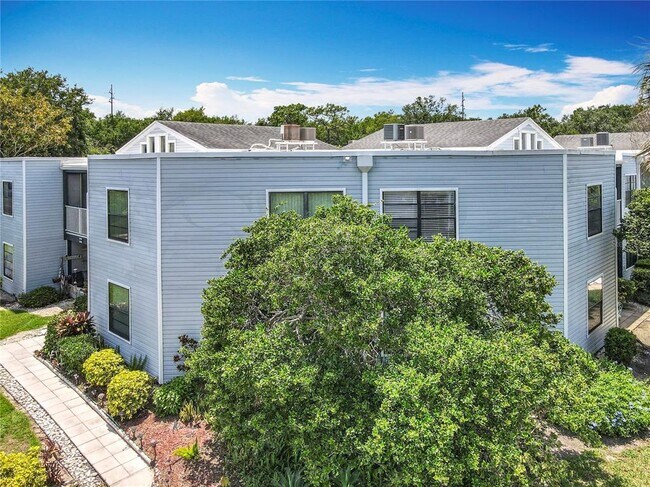 Building Photo - 3944 Atrium Dr