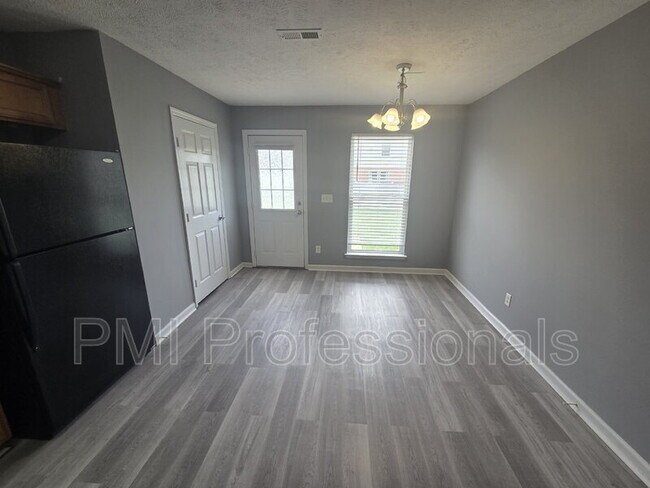 Building Photo - 1214 Timber Creek Dr