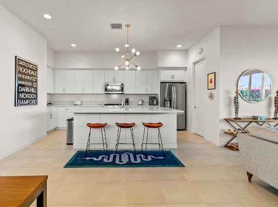 Kitchen - 3345 Ambassador Dr