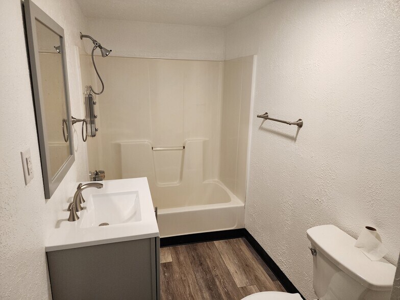 Building Photo - 21 S 4th St