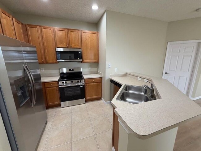 Building Photo - 2925 Crestwood Ter