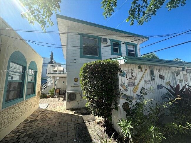 Building Photo - 4249 Bougainvilla Dr