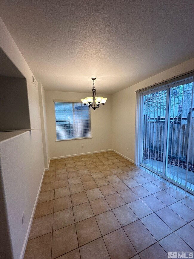 Building Photo - 3843 Dominus Dr