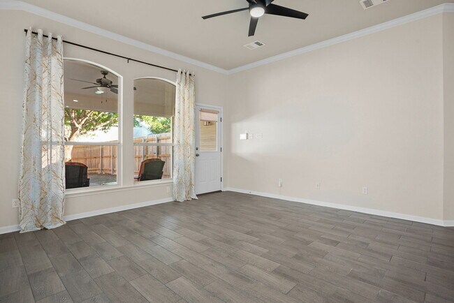 Building Photo - 313 Greenside Ln