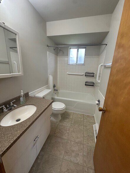 Building Photo - 1514 Robin Ln