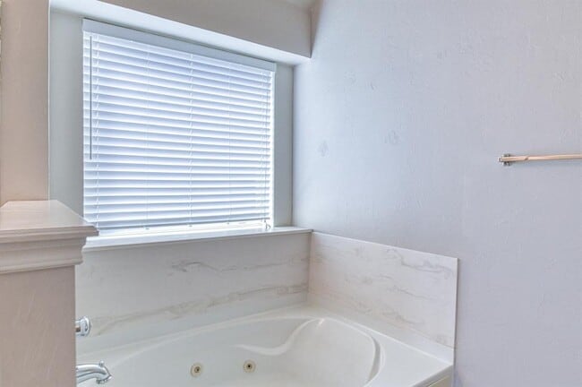 Building Photo - 18012 Andalucia Dr