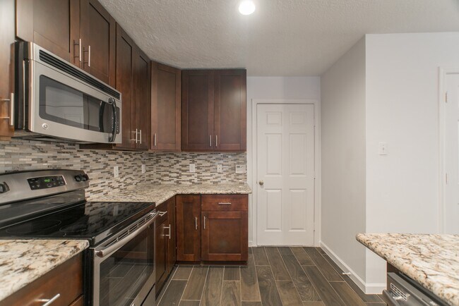Building Photo - 226 Blushwood Pl