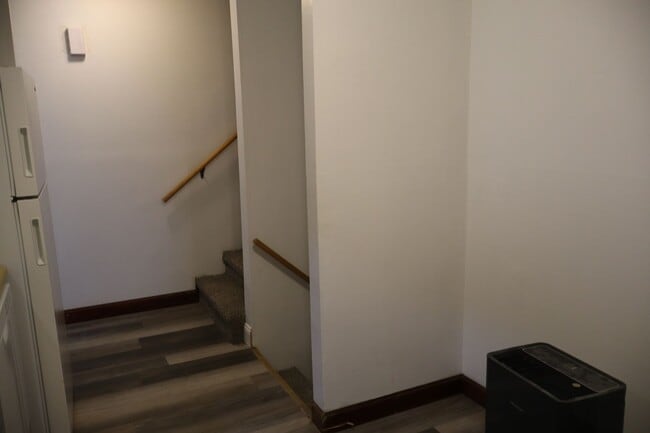 Building Photo - 2305 Southridge Dr