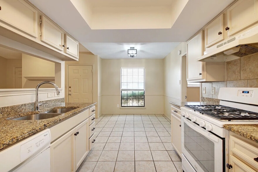 Primary Photo - Room in Duplex on Luther Dr