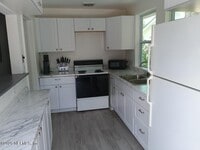 Building Photo - 215 Oleander St