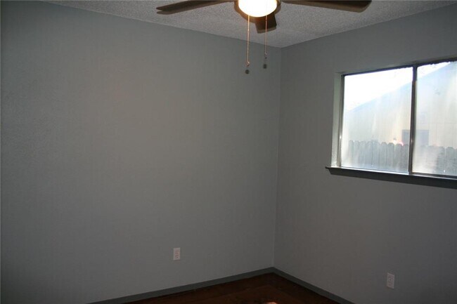 Building Photo - 103 Cloudview Dr