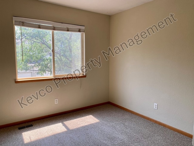 Building Photo - 1637 Westbridge Dr