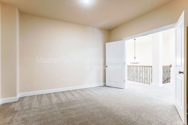 Building Photo - 616 Mount Blanc Way