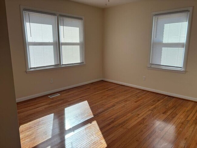 Building Photo - 7530 Decatur Dr