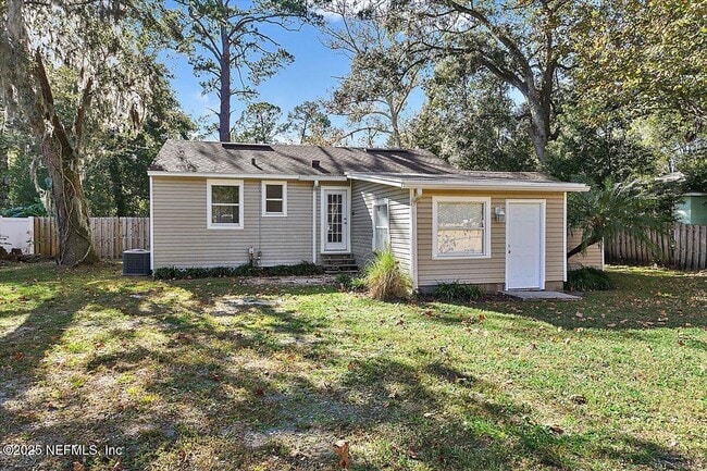 Building Photo - 5637 Bishop Ln