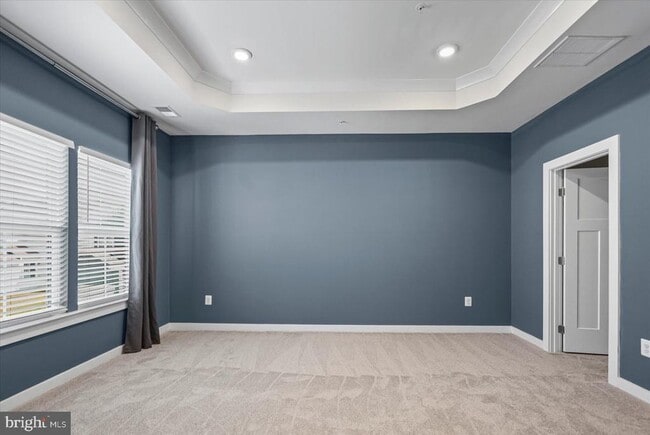 Building Photo - 6302 Greenleigh Ave