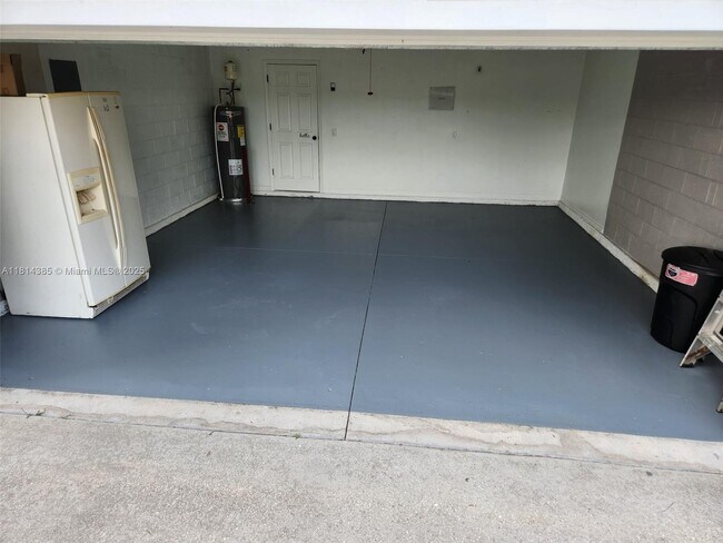 Building Photo - 6404 Las Palmas Way