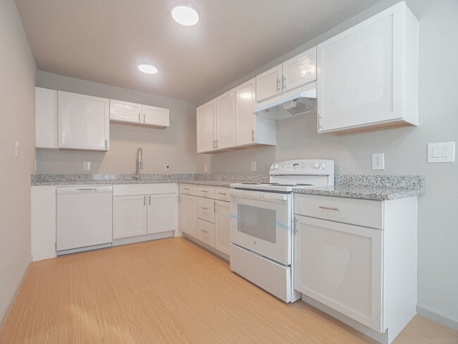 Building Photo - Phenomenally Beautiful FOUR bedroom TWO bath, Newly Remodeled Home! AVAILABLE RENT TO OWN!!