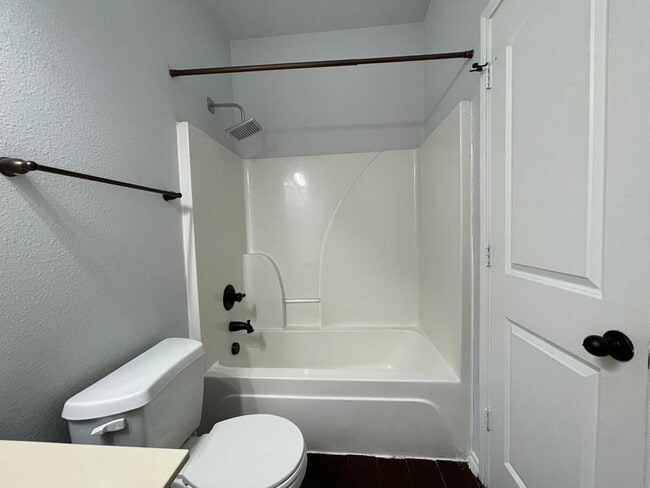 Building Photo - Single story townhome for rent