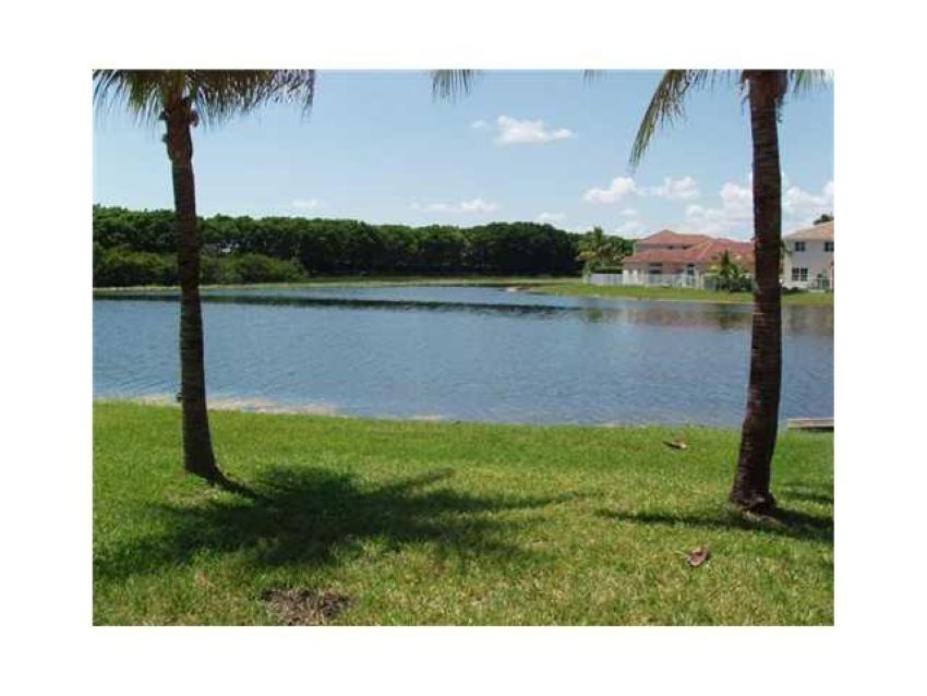 Building Photo - 920 Savannah Falls Dr
