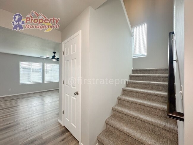 Building Photo - 709 W Smoky Quartz St