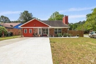 Building Photo - 127 Forest Ridge Dr