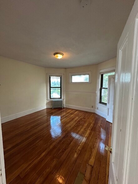 Building Photo - 15 Cushman Rd