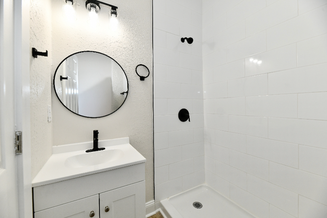 Building Photo - 1145 N Belleview Pl