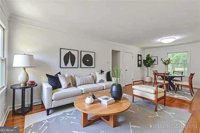 Building Photo - 3946 Green Oak Dr